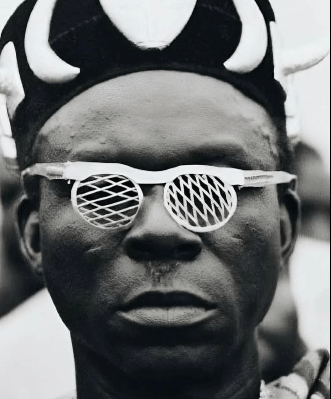 Royal Grids and Akan Chiefs: Guzang highlights The Cultural Power of Eyewear in West African Heritage - Bôhten Eyewear